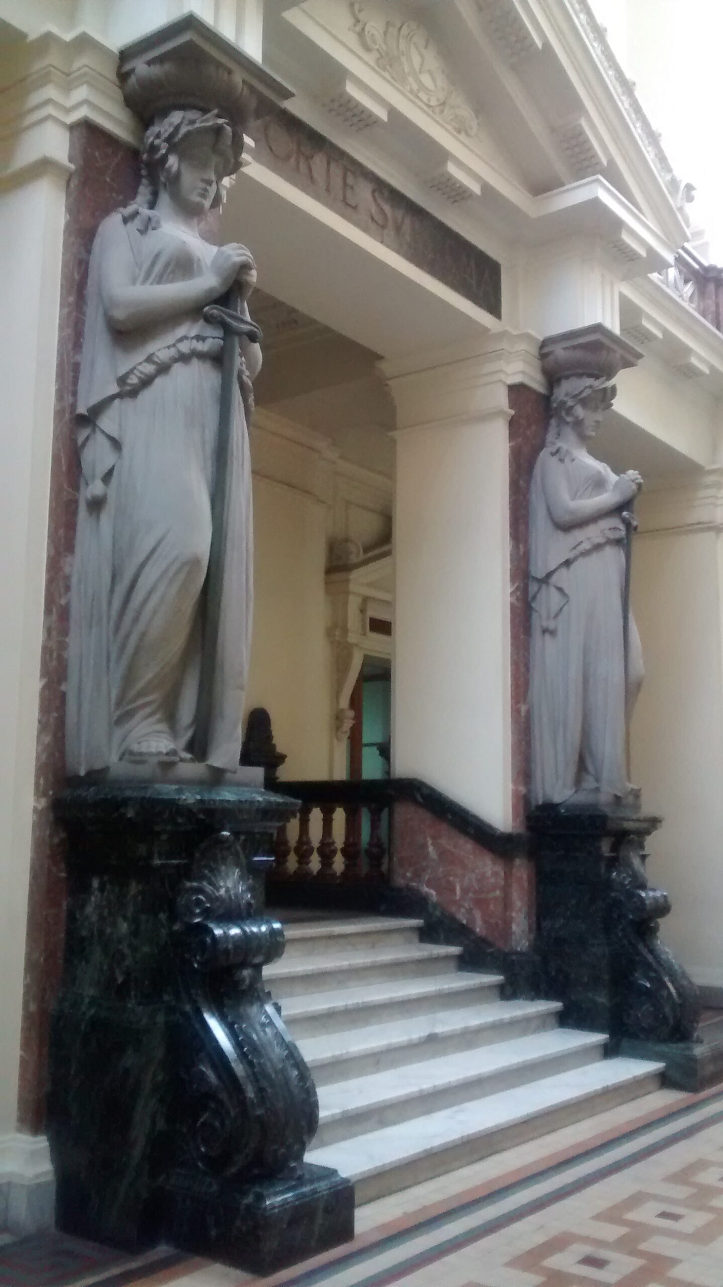 Corte Suprema escaleras